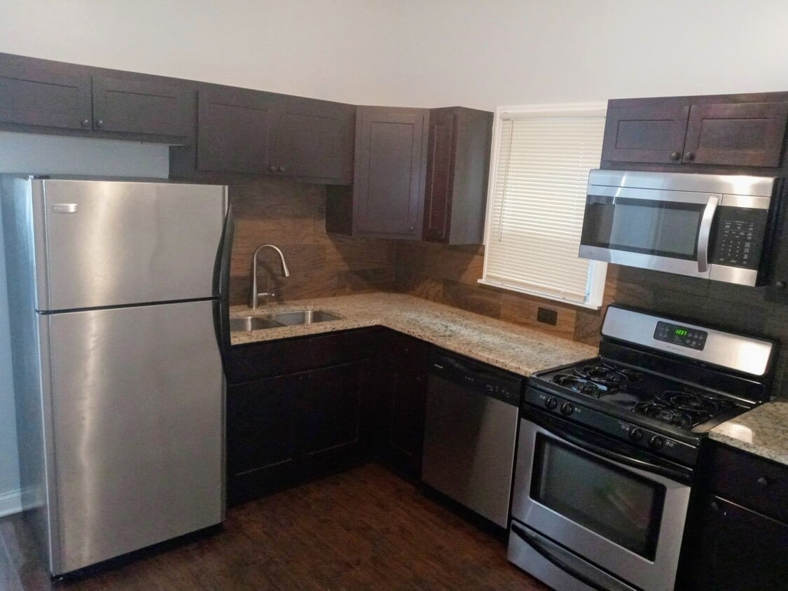 Foto principal - 6735 S Laflin St