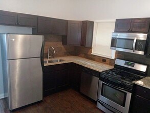 Building Photo - 6735 S Laflin St