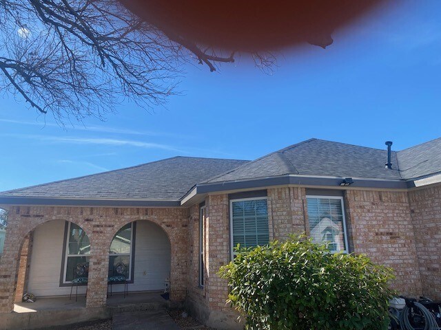 Building Photo - 5 Bedroom home in Brushy Creek