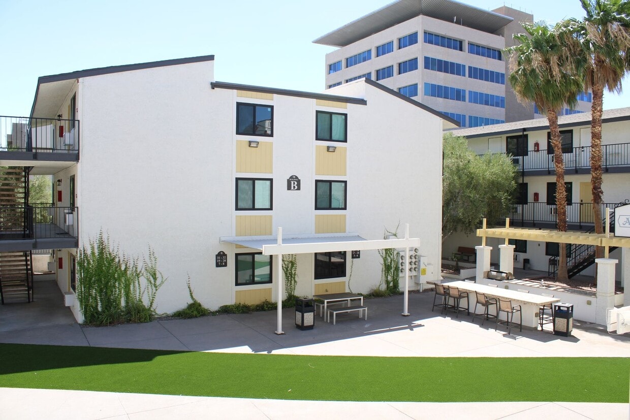 Foto principal - 8TH STREET APARTMENTS