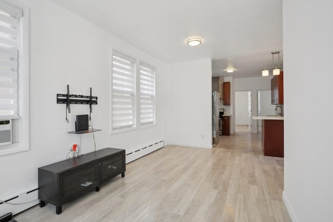 Building Photo - 9021 Smith Ave