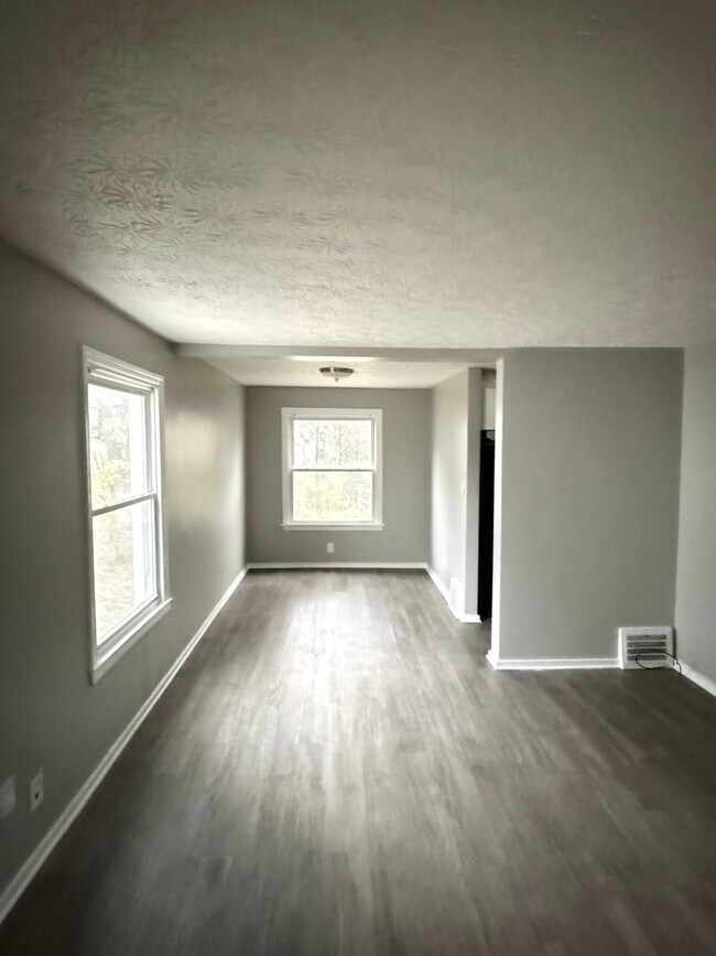 Foto del edificio - 1539-1543 Babbitt Rd