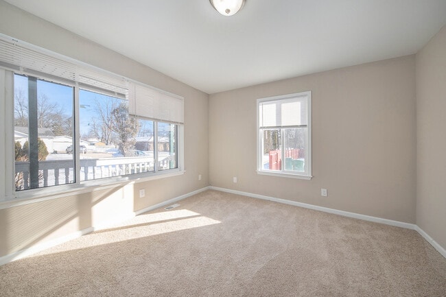 Building Photo - 16110 Farnum St