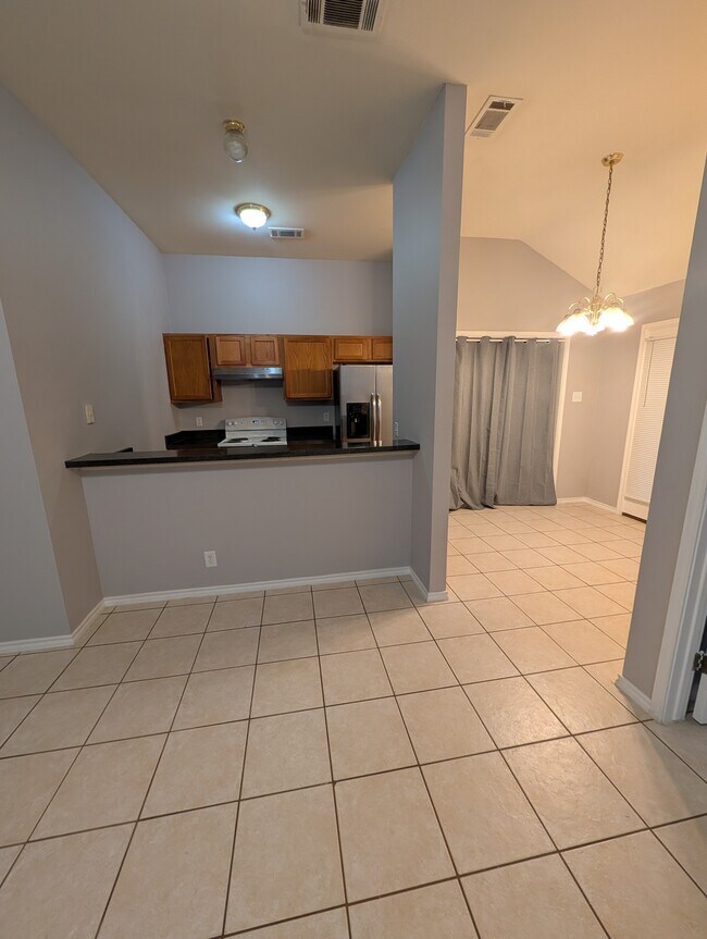 Foto del edificio - 1707 Tina Marie Rd