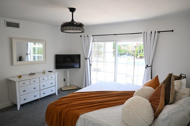 Foto del edificio - 10420 Eton Ave