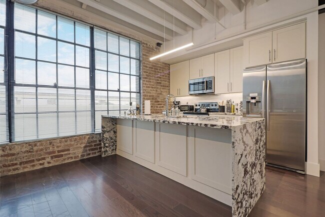 Foto del edificio - 822 Howard Ave