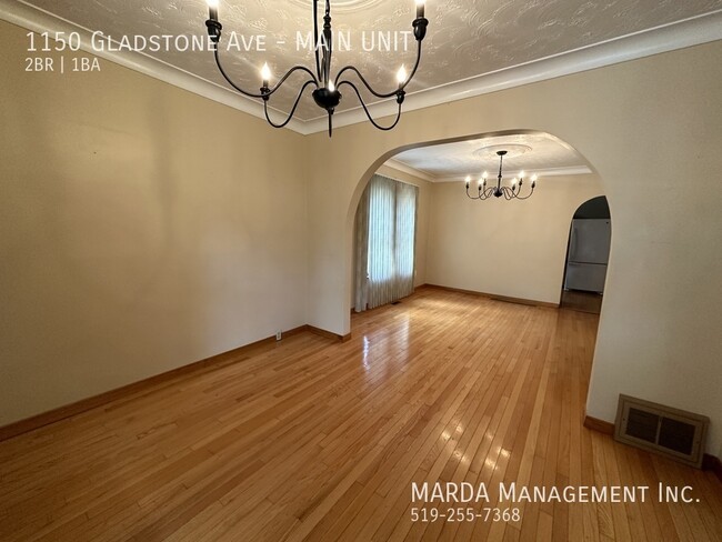 Building Photo - CLASSIC SPACIOUS 2+1BED/1BATH MAIN UNIT +6...