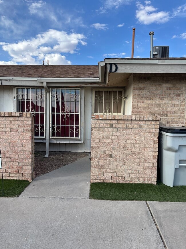 Building Photo - 11631 James Watt Dr