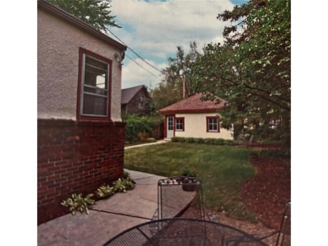 Building Photo - 987 Lincoln Ave