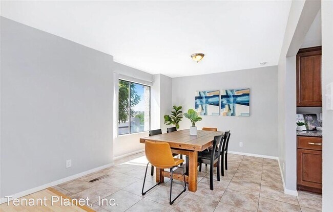 Building Photo - 4 br, 2.5 bath House - 6672 Reservoir Ln