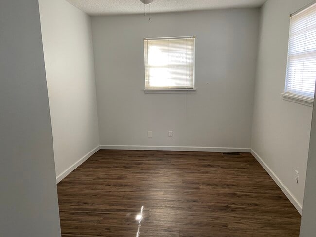 Building Photo - 20 Kimbell Ct