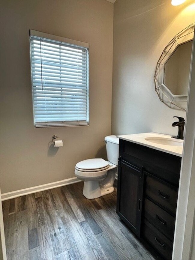 Foto del edificio - Spacious 3 bedroom Townhome now available for May 1 move in!