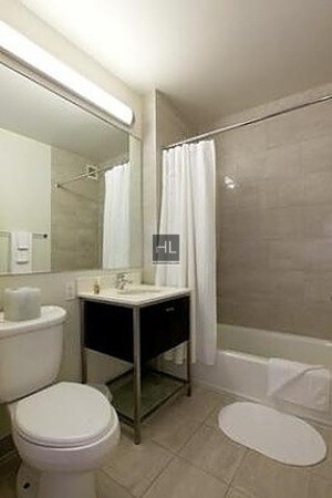 Foto del edificio - 4545 Center Blvd
