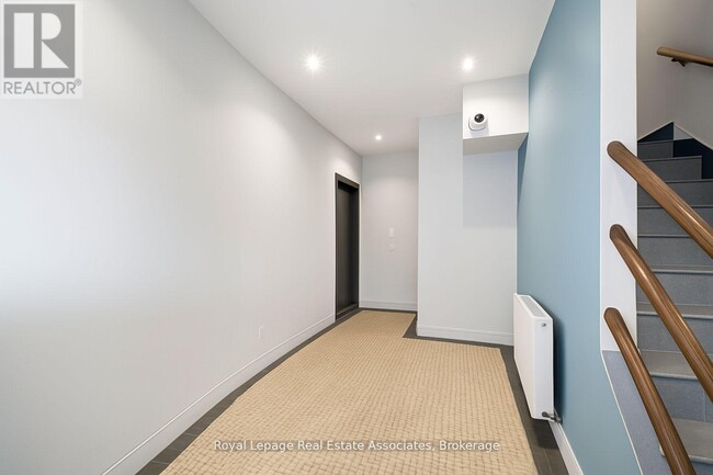 Building Photo - 531 Runnymede Rd