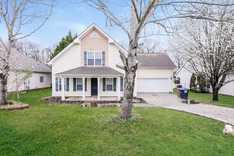 Primary Photo - 1009 Oakstone Dr