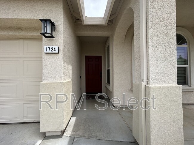 Building Photo - 1724 Magenta Dr