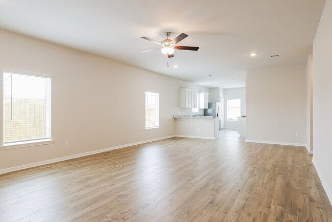 Foto del edificio - 16455 Hill Dr