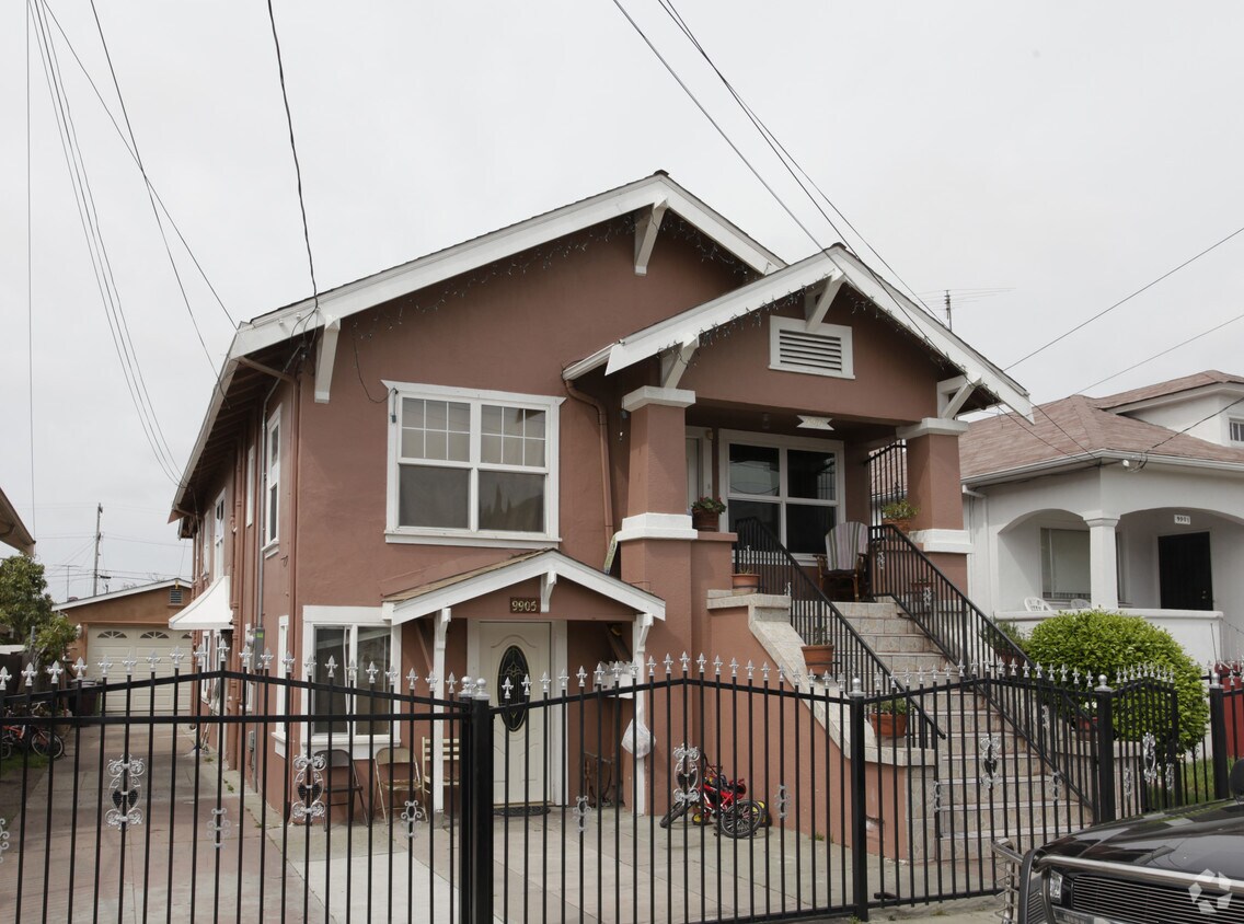 Building Photo - 9905-9907 B St