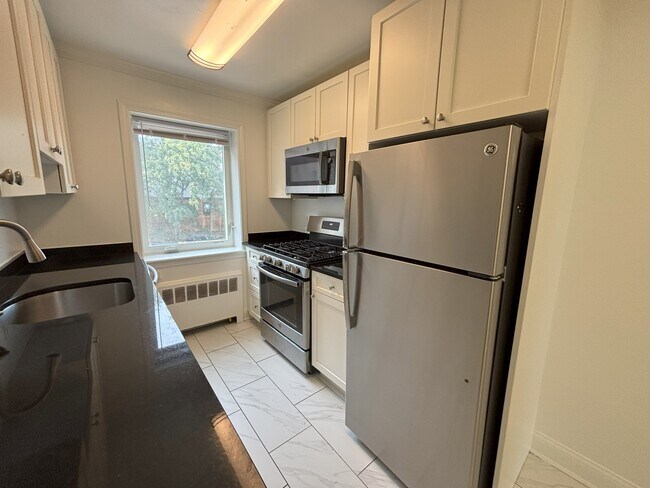 Foto del edificio - 105 Longwood Ave