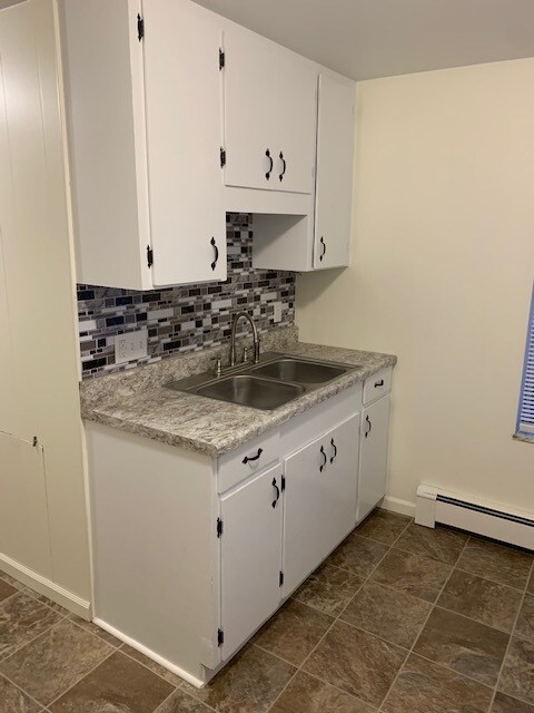 Kitchen - 125 N Hanselman St