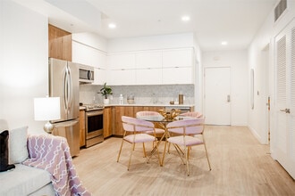 Interior Photo - Harper