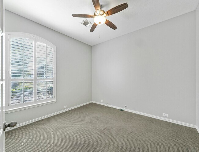 Building Photo - 106 Cezanne Woods Dr