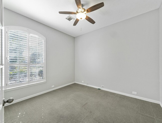 Foto del edificio - 106 Cezanne Woods Dr