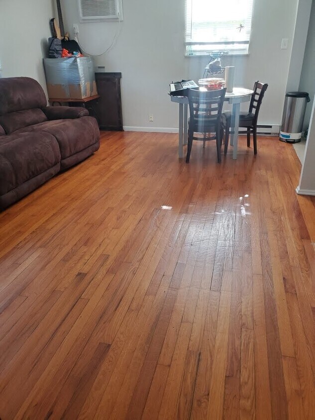Primary Photo - Welcome to your cozy oasis in Price Hill!