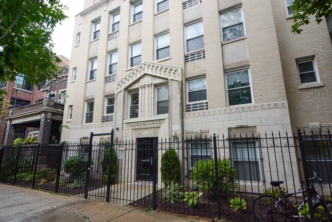 Building Photo - 1850 N Humboldt Blvd