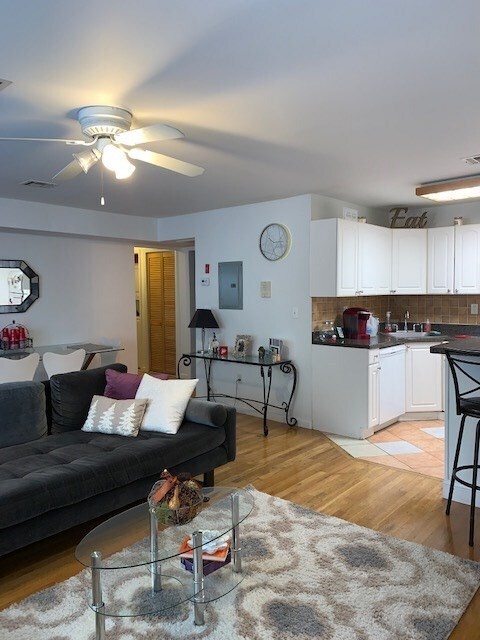 Building Photo - 455 5th St