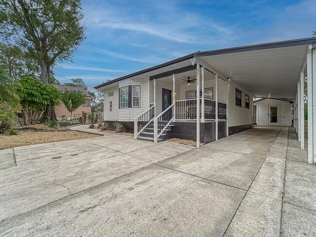 Foto del edificio - Riverside Heights Pool Home | Across from the Hillsborough River
