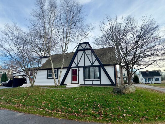 Building Photo - 2 A Cedar Drive-SI ID1380185P