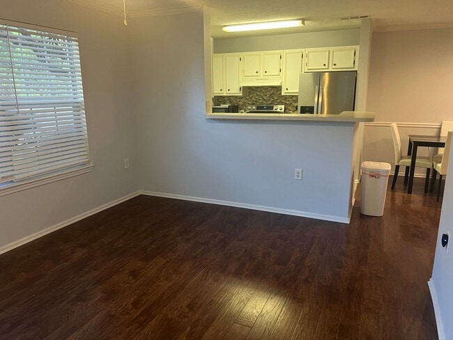 Foto del edificio - Great First Floor Condo in the Reserve at Woodbridge