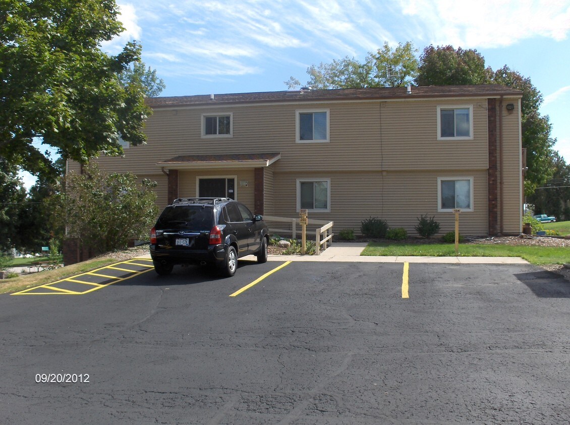 214 Dix Rd Unit 104, Mount Calvary, WI 53057 Apartments in Mount