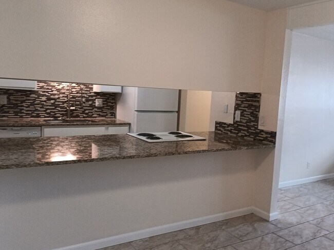 Foto del edificio - 3857 Montgomery Blvd NE