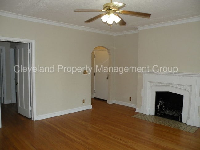 Building Photo - 15610 Van Aken Blvd