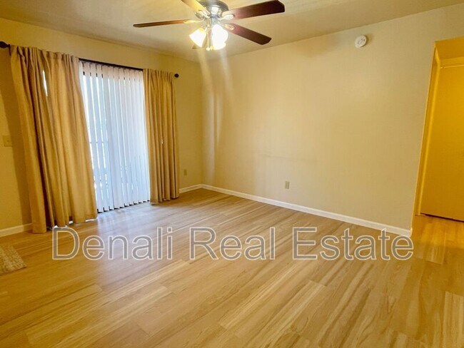 Foto del edificio - 3357 N Country Club Rd
