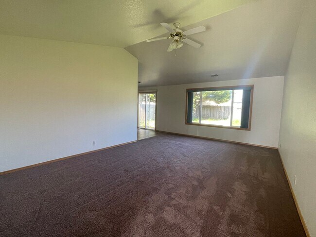 Foto del edificio - McKinleyville Home : Tier 2