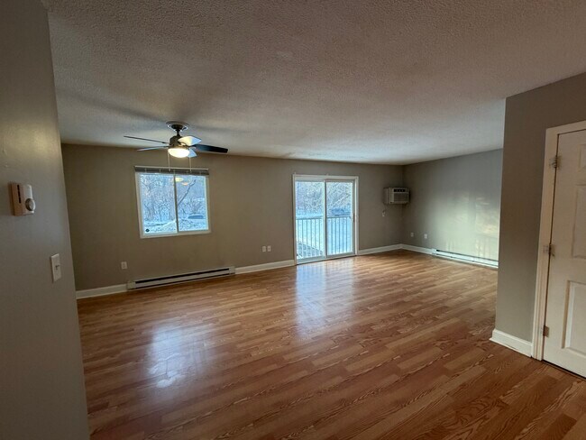 Foto del edificio - 25 Mercury Dr