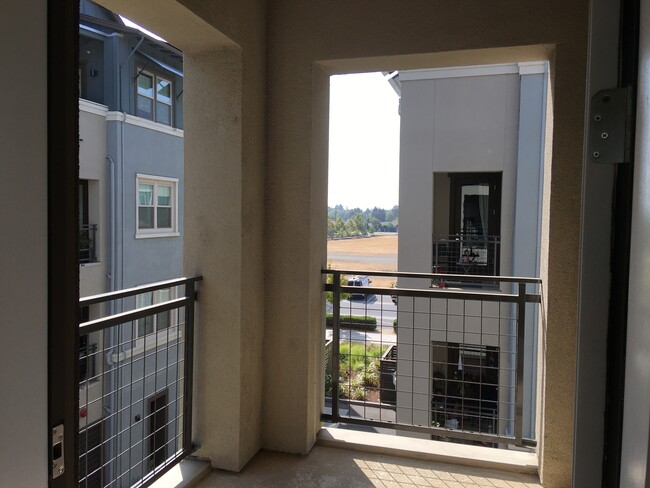 Balcony - 1000 Berryessa Ln