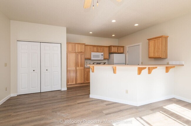 Foto del edificio - 1025 NE Rambling Ln