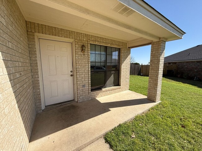 Building Photo - 1309 Nicholas Cir