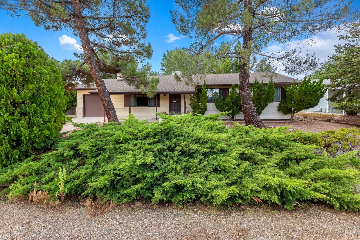 1140 Latigo Ln, Dewey, AZ 86327 House for Rent in Dewey, AZ