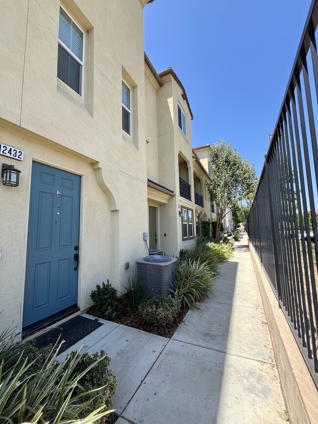 Foto del edificio - 12432 Constellation St