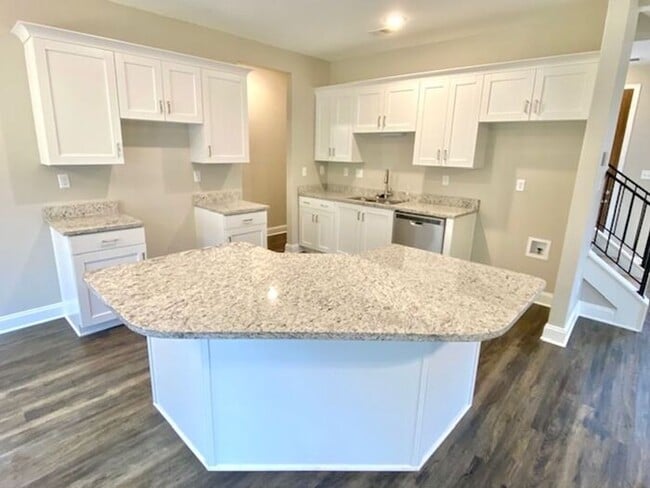 Building Photo - Now Leasing a Bedroom 2.5 Bath In Horn Lake @ Nicole Place