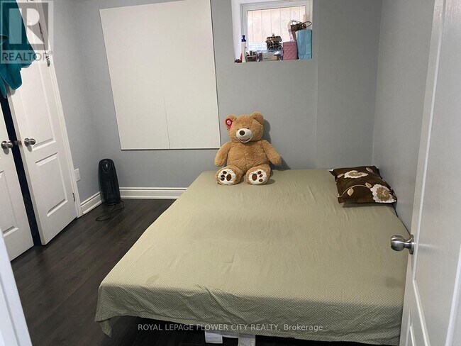 Photo du bâtiment - 125 Don Minaker Dr