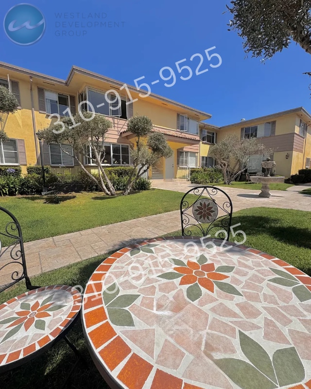 Foto del edificio - 3166 S Barrington Ave