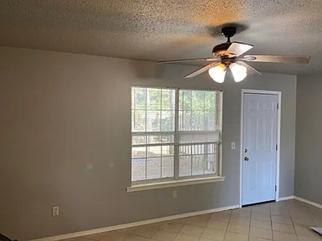 Foto del edificio - 3.5 miles to UofA 2BD / 1.5BA Townhouse w ...