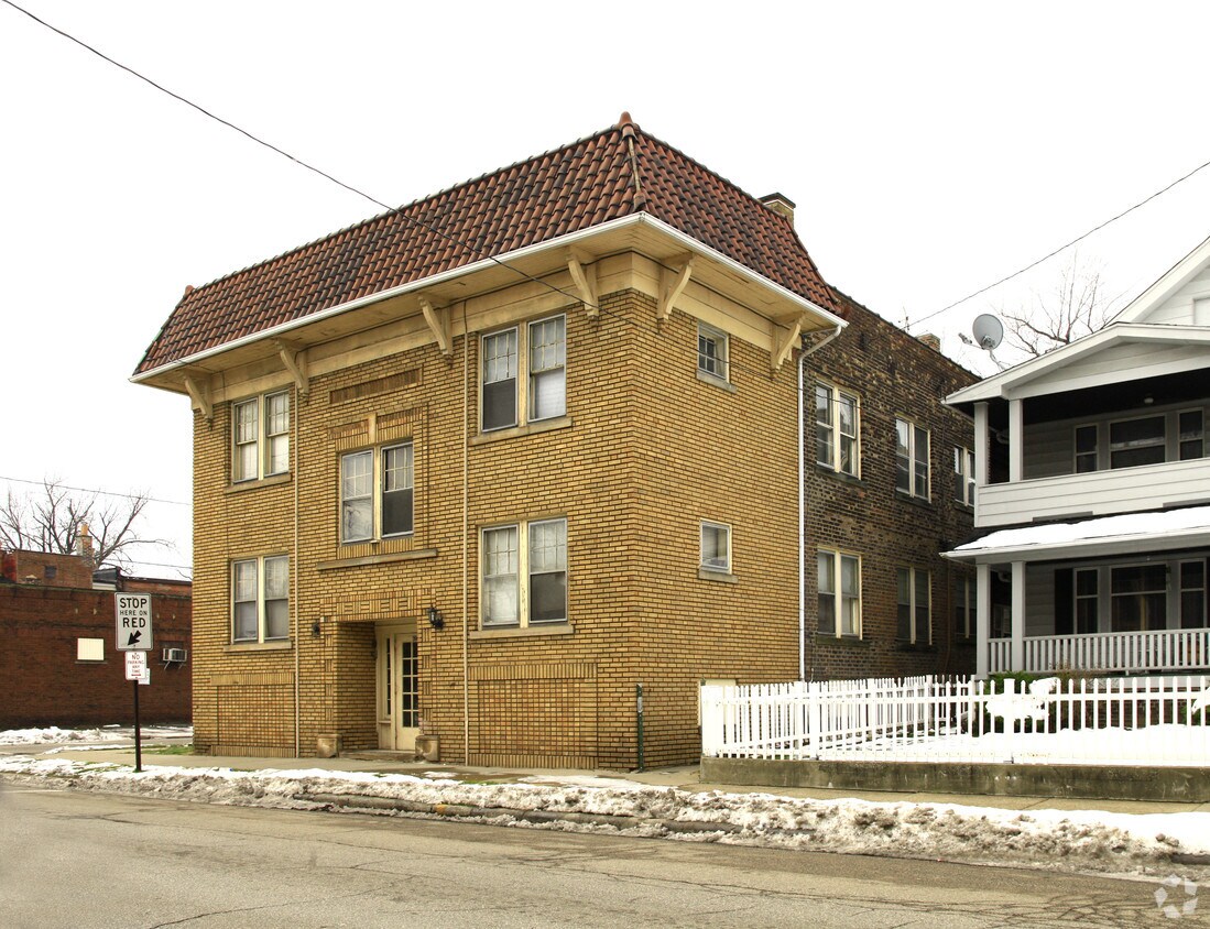Building Photo - 266 E 156th St