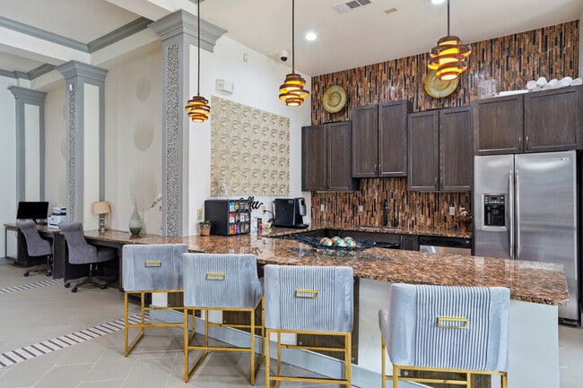 Resident Lounge - Aveline at Centreport
